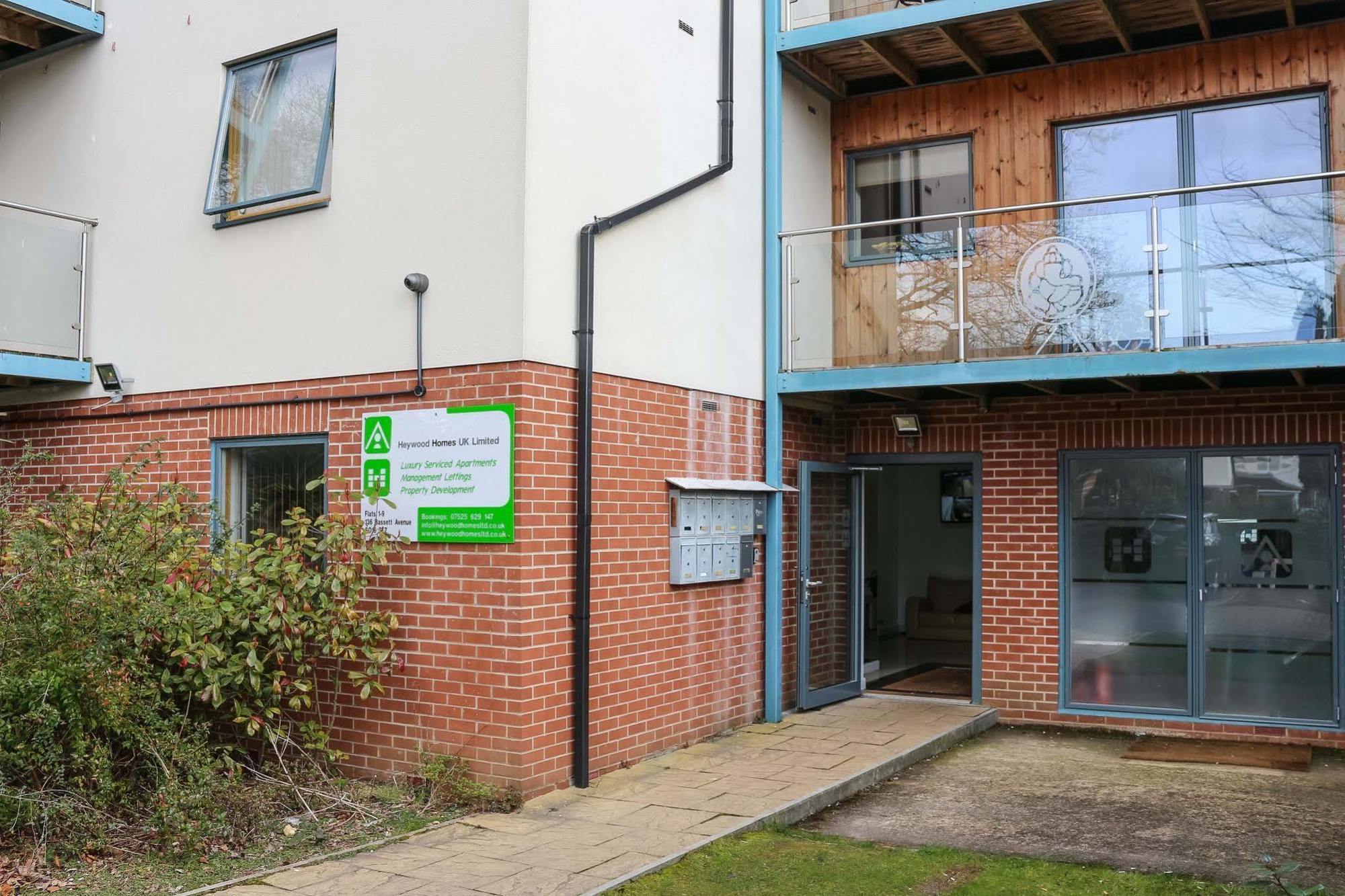 Southampton Serviced Apartments Esterno foto